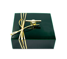 Görseli Galeri görüntüleyiciye yükleyin, Metal Kulp Detaylı Akrilik Kutu
