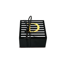 Görseli Galeri görüntüleyiciye yükleyin, Kişiye Özel Harf Detaylı Akrilik Kutu
