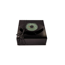 Görseli Galeri görüntüleyiciye yükleyin, Göz Detaylı Siyah Kare Kutu
